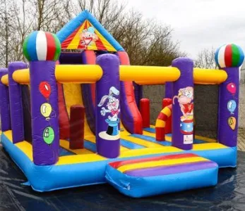 Hüpfburg "Multi Play Circus"