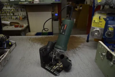 Schattenfugenfräse (BOSCH)