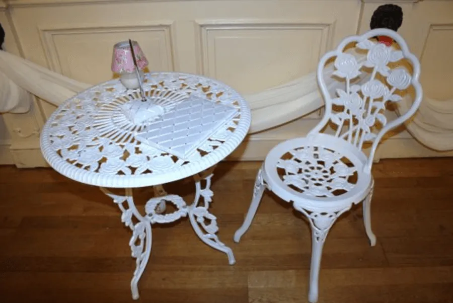 Tisch + Stuhl Set / Möbel Verleih/ Dekoverleih