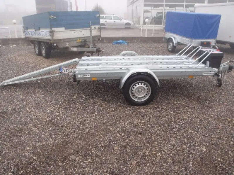 VERMIETUNG MOTORRADTRANSPORTER 3-ER LANG