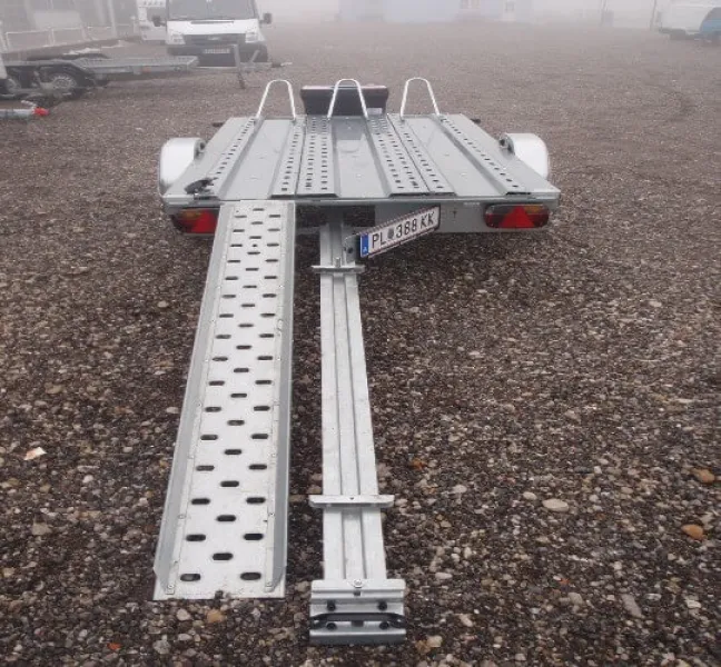 VERMIETUNG MOTORRADTRANSPORTER 3-ER LANG