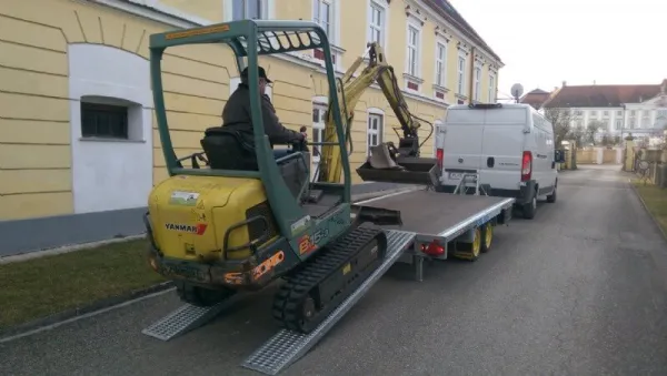 AUTOTRANSPORTER VERLEIH - "MICHELLE"