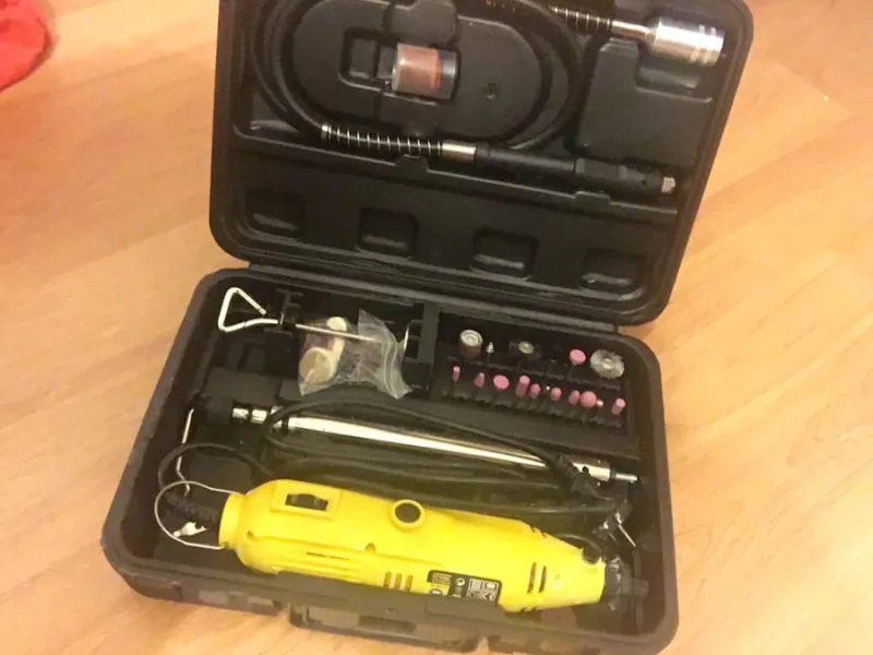 Multifunktionswerkzeug / Dremel