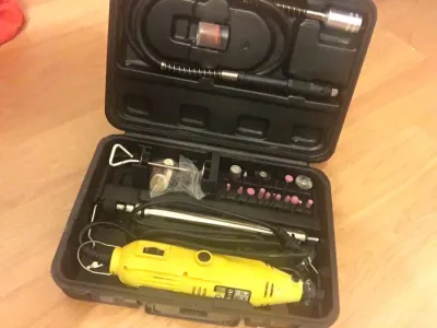 Multifunktionswerkzeug / Dremel