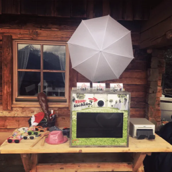 Fotobox für Geburtstagsfeier, Hochzeit, Firmenfeier, ... zum Mieten (Photo Booth, Foto Box)