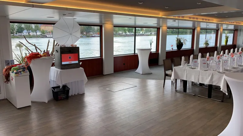 Fotobox für Geburtstagsfeier, Hochzeit, Firmenfeier, ... zum Mieten (Photo Booth, Foto Box)
