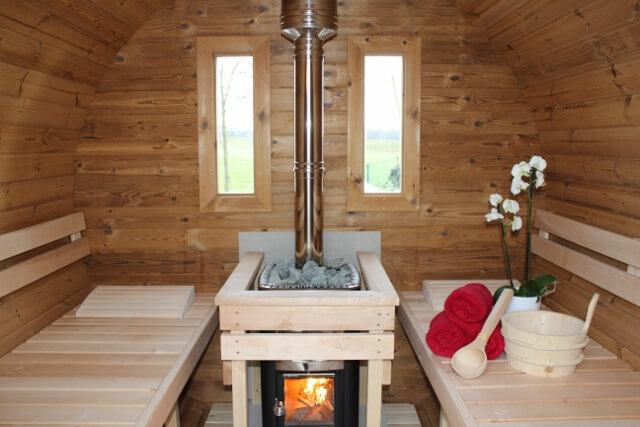 Mobile Sauna MIETEN - Miete dein privates Saunafass auf Anhänger. Ideal als Geschenk, Feier, Party, Urlaub, Event, oder für Dich!