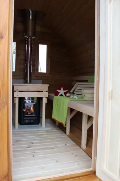 Mobile Sauna MIETEN - Miete dein privates Saunafass auf Anhänger. Ideal als Geschenk, Feier, Party, Urlaub, Event, oder für Dich!