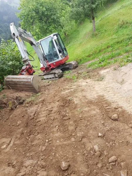 Baggerarbeiten / Erdarbeiden / Transporte / Erdbewegungen