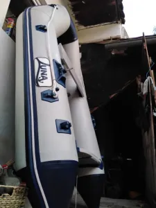 Kleines Schlauchboot