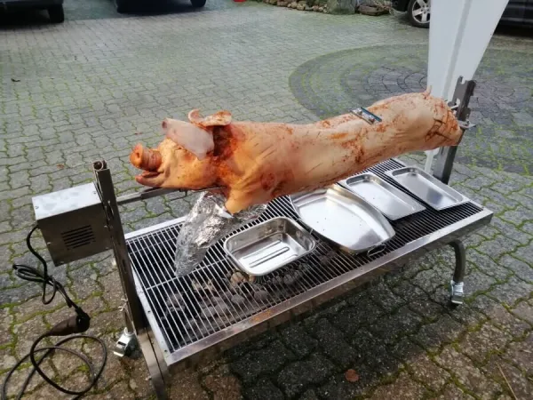 Spanferkelgrill