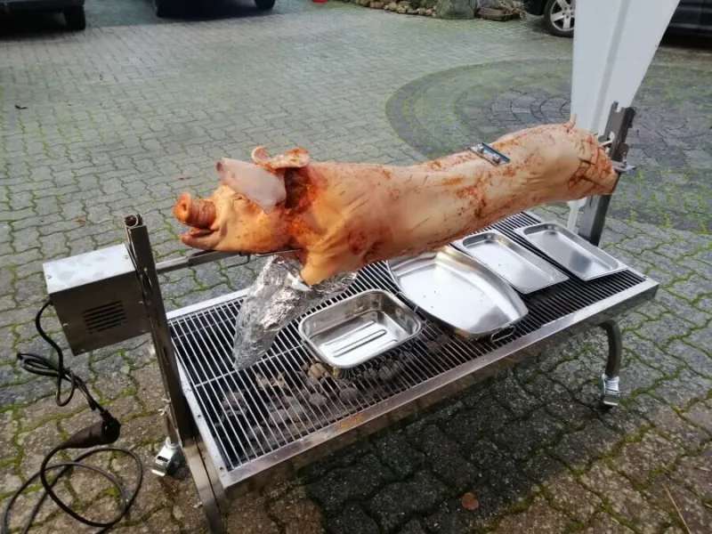 Spanferkelgrill
