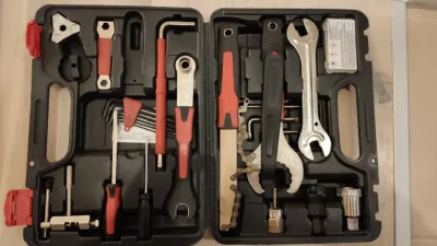 Fahrrad Werkzeugkoffer Montageständer