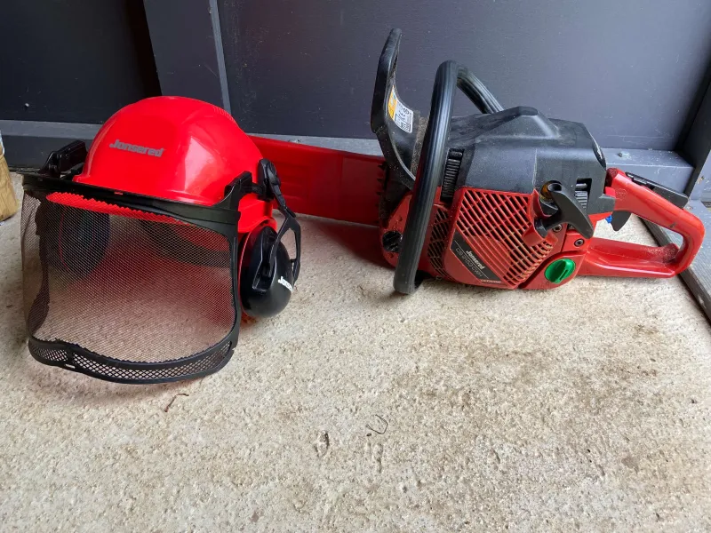 JONSERED Benzin Kettensäge CS 2153 CWH mit 33 cm Schwert, 3,5 PS.