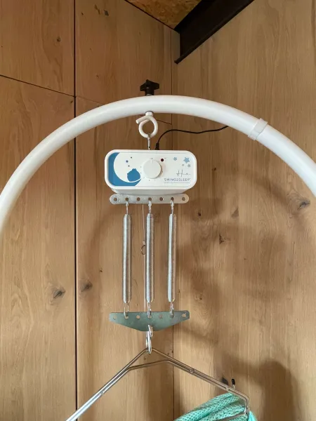 Swing2Sleep Federwiege mit Motor zum mieten