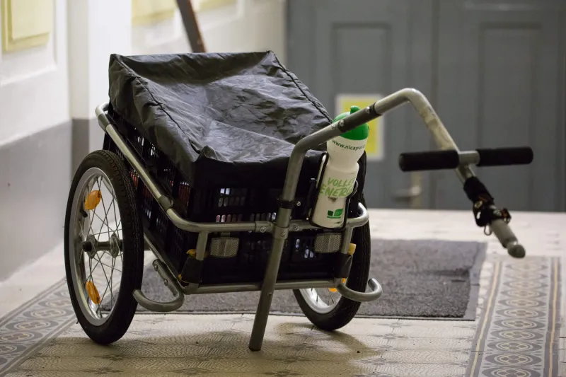 fahrrad-anhänger mit klappbox / fischer