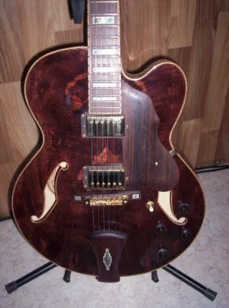Ibanez Jazzgitarre 