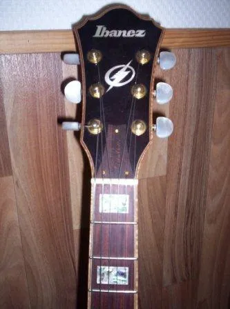 Ibanez Jazzgitarre 