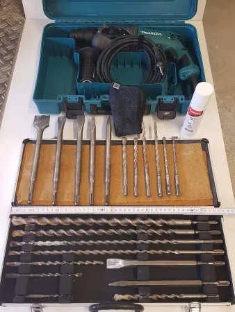 Makita Schlagbohrer inkl. Bohrer und Meiselset