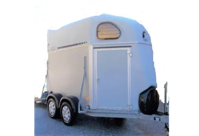 Pferdeanhänger zu vermieten