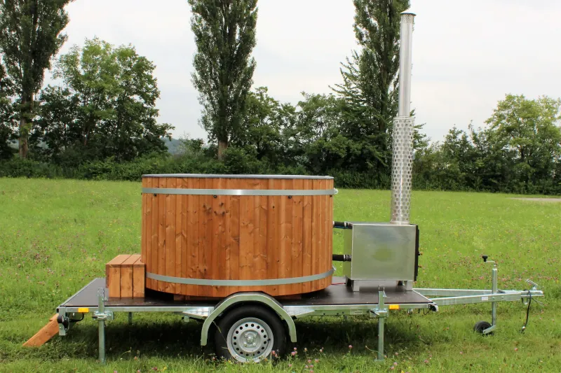 mobiler BadeFass Hot Tub Anhänger