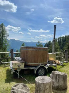mobiler BadeFass Hot Tub Anhänger