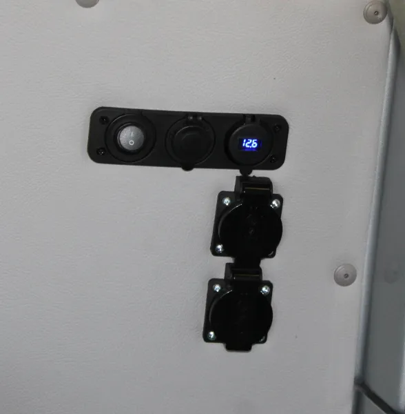 Kleinbus VW T6 9 Sitzer lang, mit Allrad, Klima, und Navi