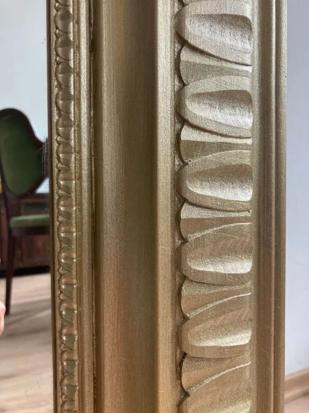 Sehr großer Spiegel im antiken Stil