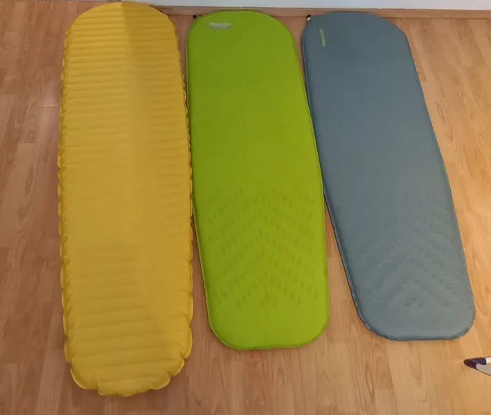 Camping Schlafsäcke + Isomatten