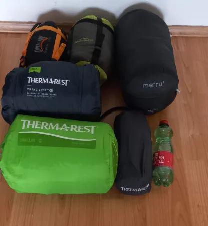 Camping Schlafsäcke + Isomatten