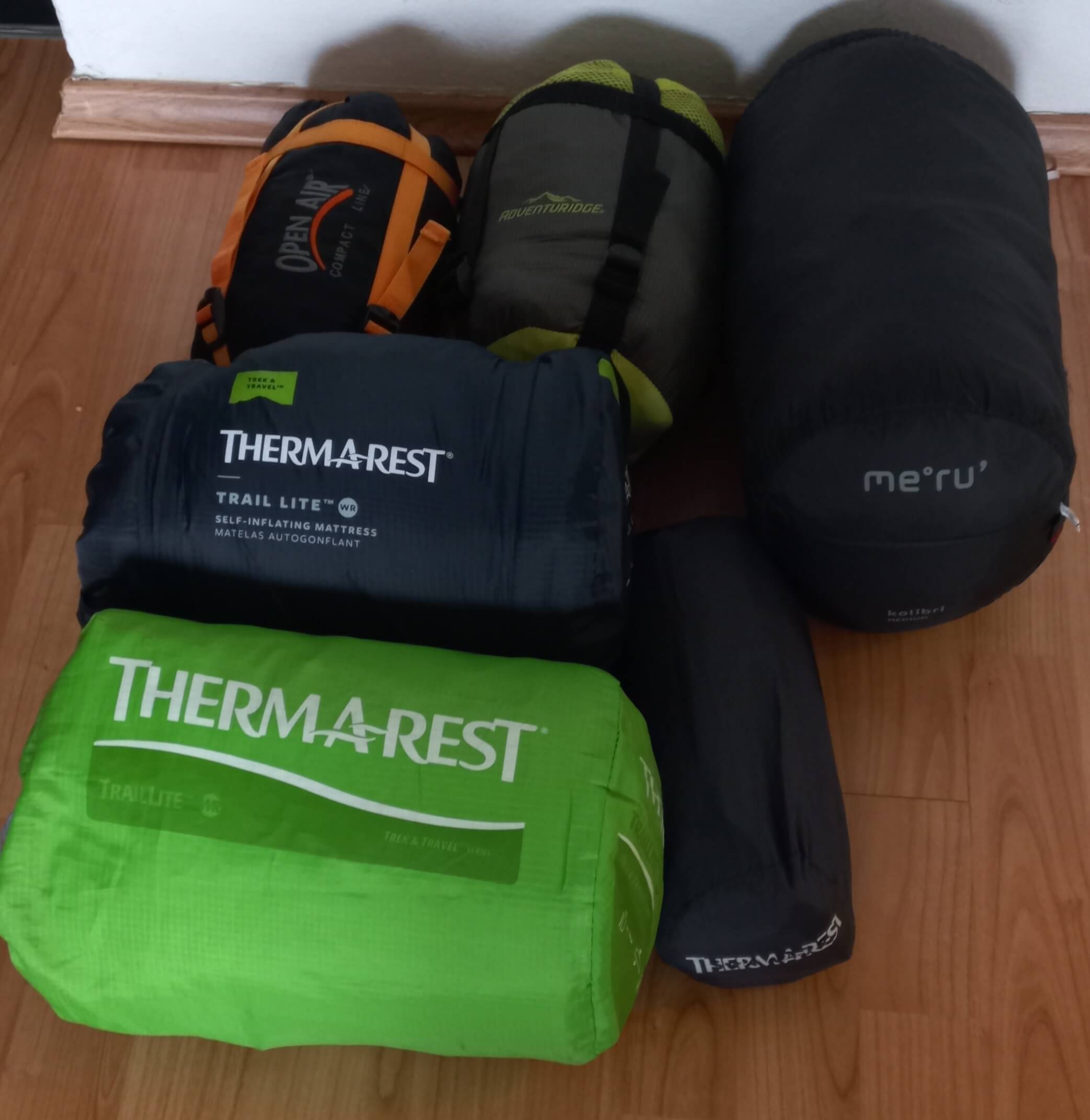 Camping Schlafsäcke + Isomatten