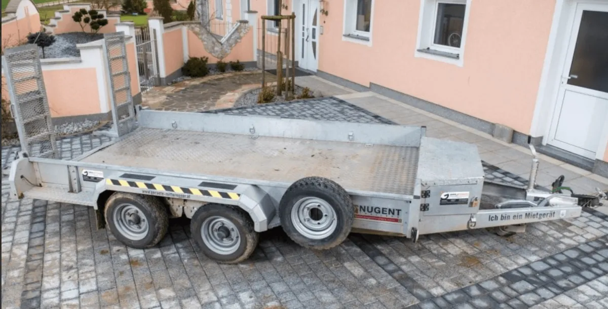 Baumaschinenanhänger