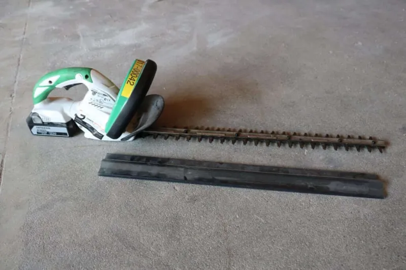 Akku Heckenschere Hitachi
