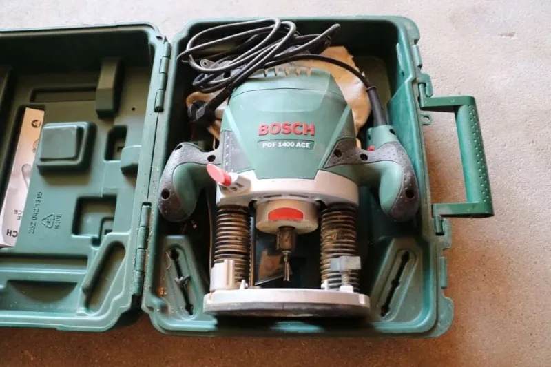Oberfräse Bosch ohne Werkzeug