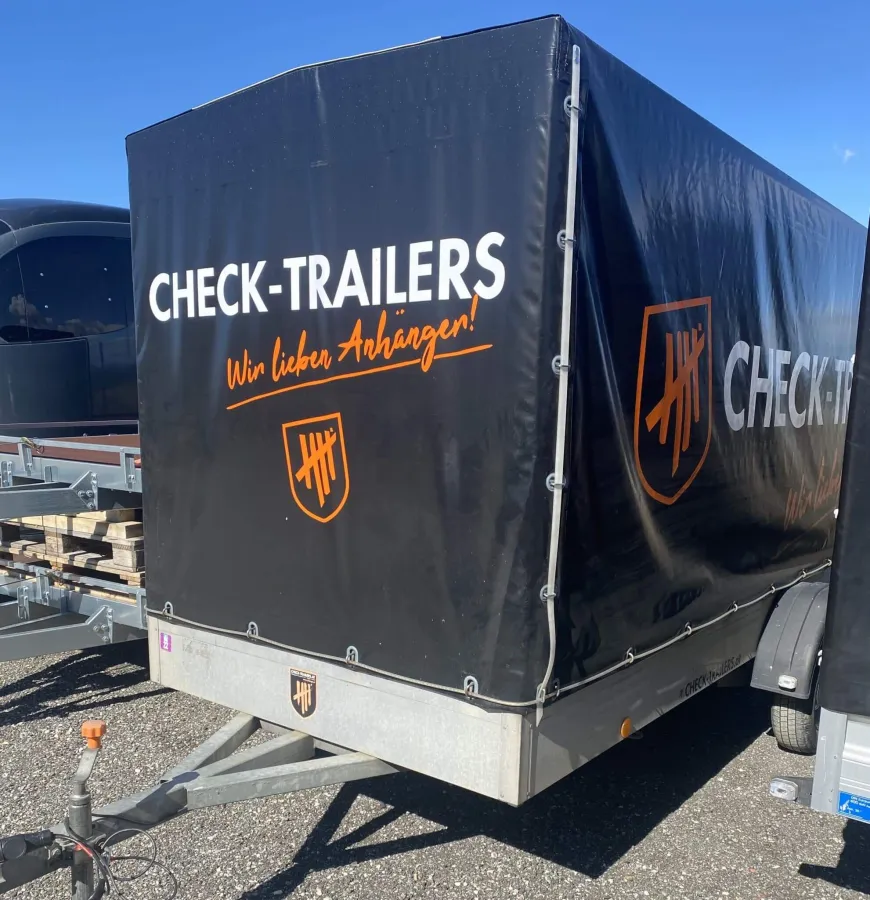 Möbeltransporter mit Planenaufbau