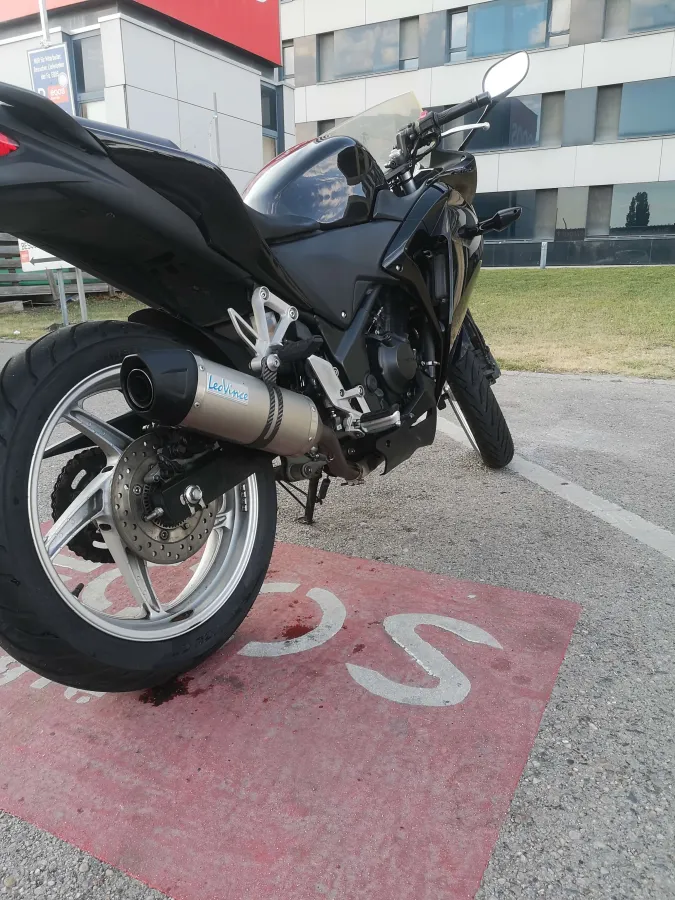 Mottorad-Honda CBR 250R