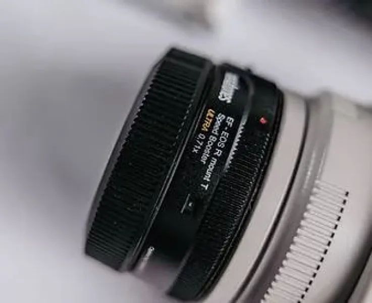 Adapter Objektiv Metabones EF-RF Speed Booster