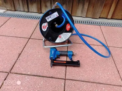 Druckluft Nagler - Tacker mit 20m Druckluft Schlauch