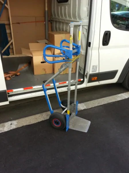 LASTENTAXI WIEN | MÖBELTRANSPORT | RÄUMUNGEN von MG-Botendienst.at