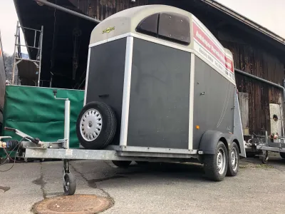 Vermiete Pferde Anhänger / Pferde Transport. (2-Pferde)