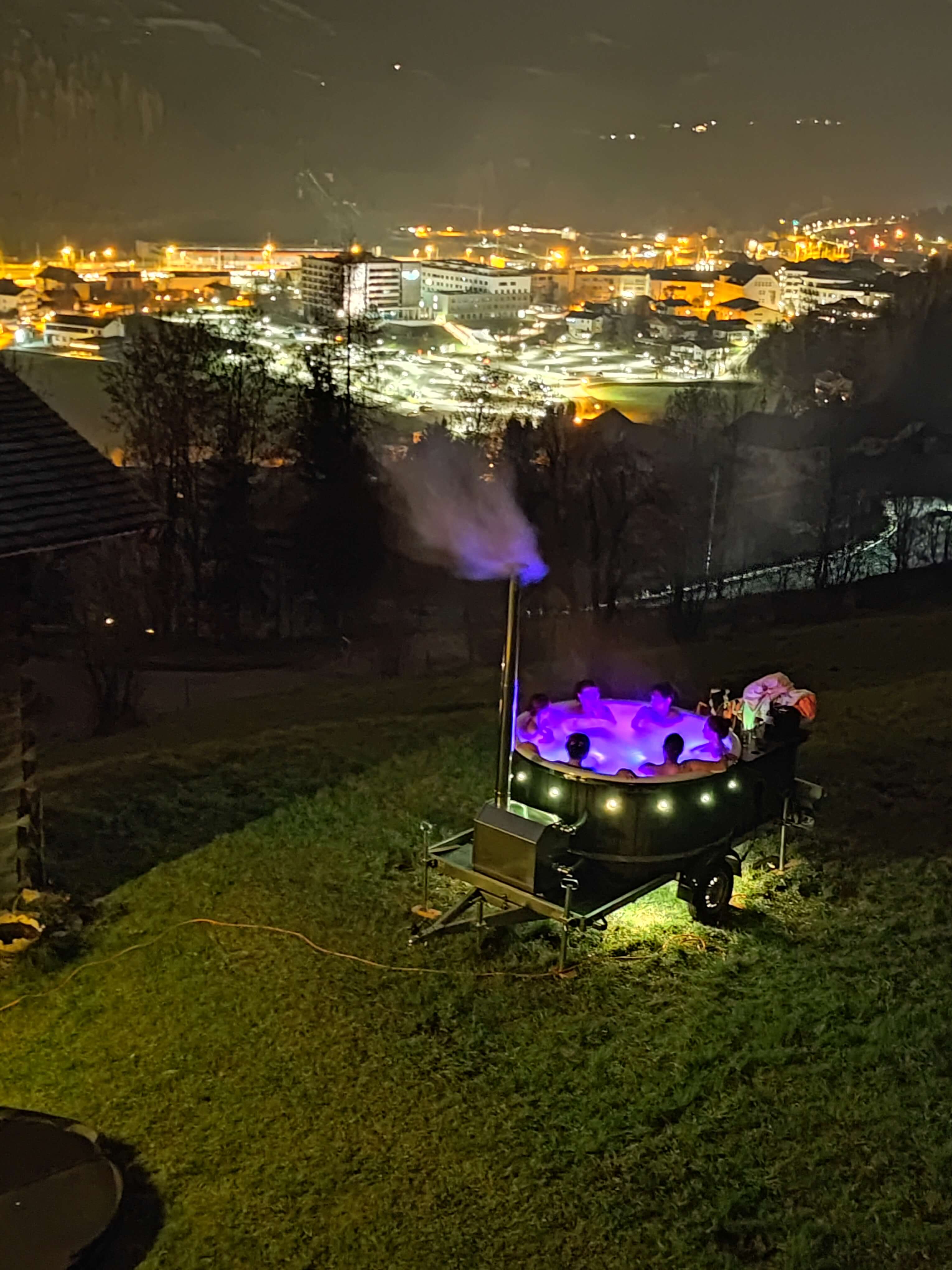 Hot Tub Whirlpool mobil zum mieten; Hottub - efd29c67-7945-44b6-92a5-9a243b087b95