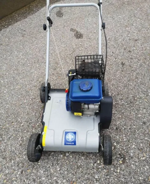 Vertikutierer zu vermieten