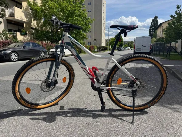 Herren- und Damen-Mountainbikes sowie Citybike