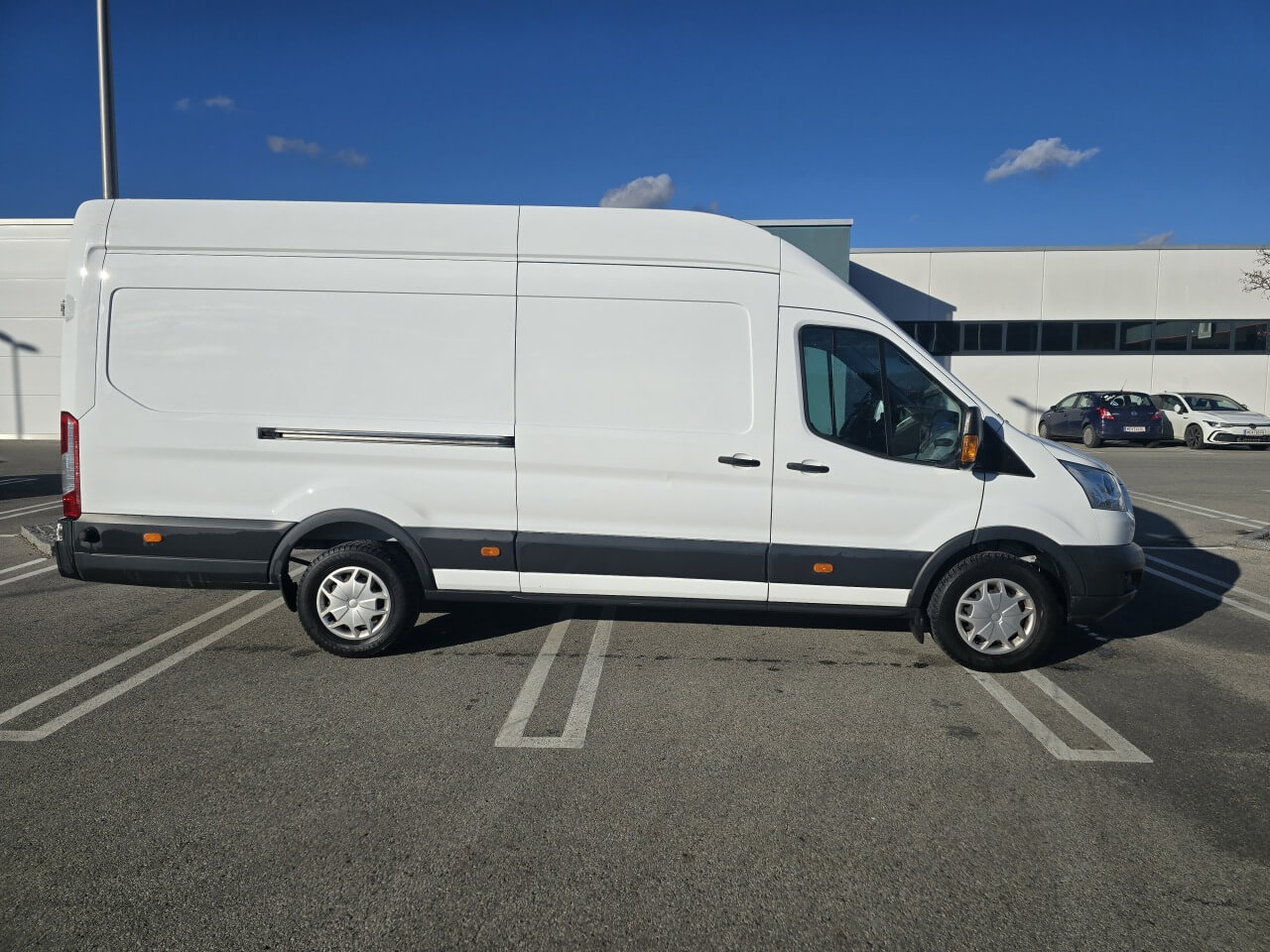 Ford Transit L4H3 - 2fa13018-89eb-4d0b-b3cc-89ea40d934e4