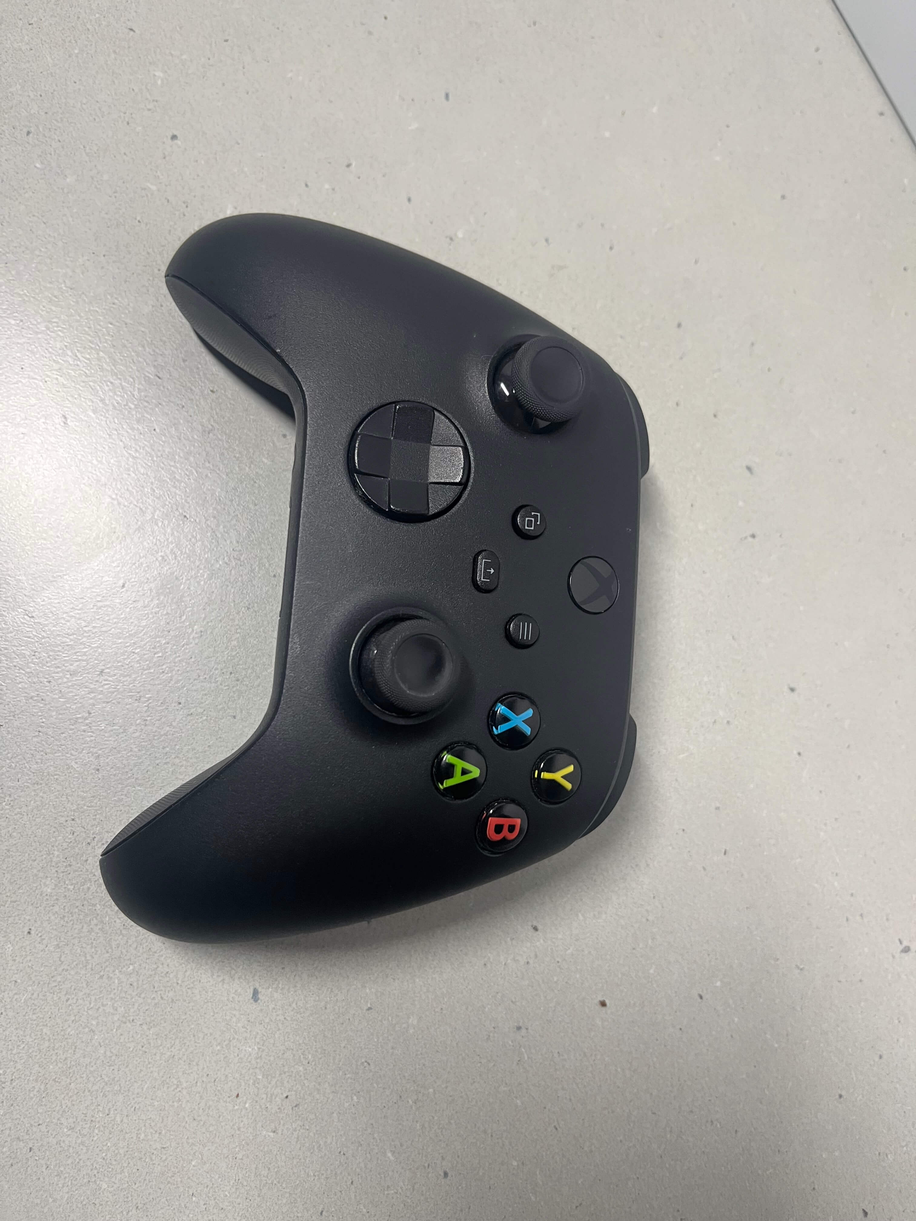 *Xbox series s* - 26716420-fae7-4915-b5c7-11b3dff93312
