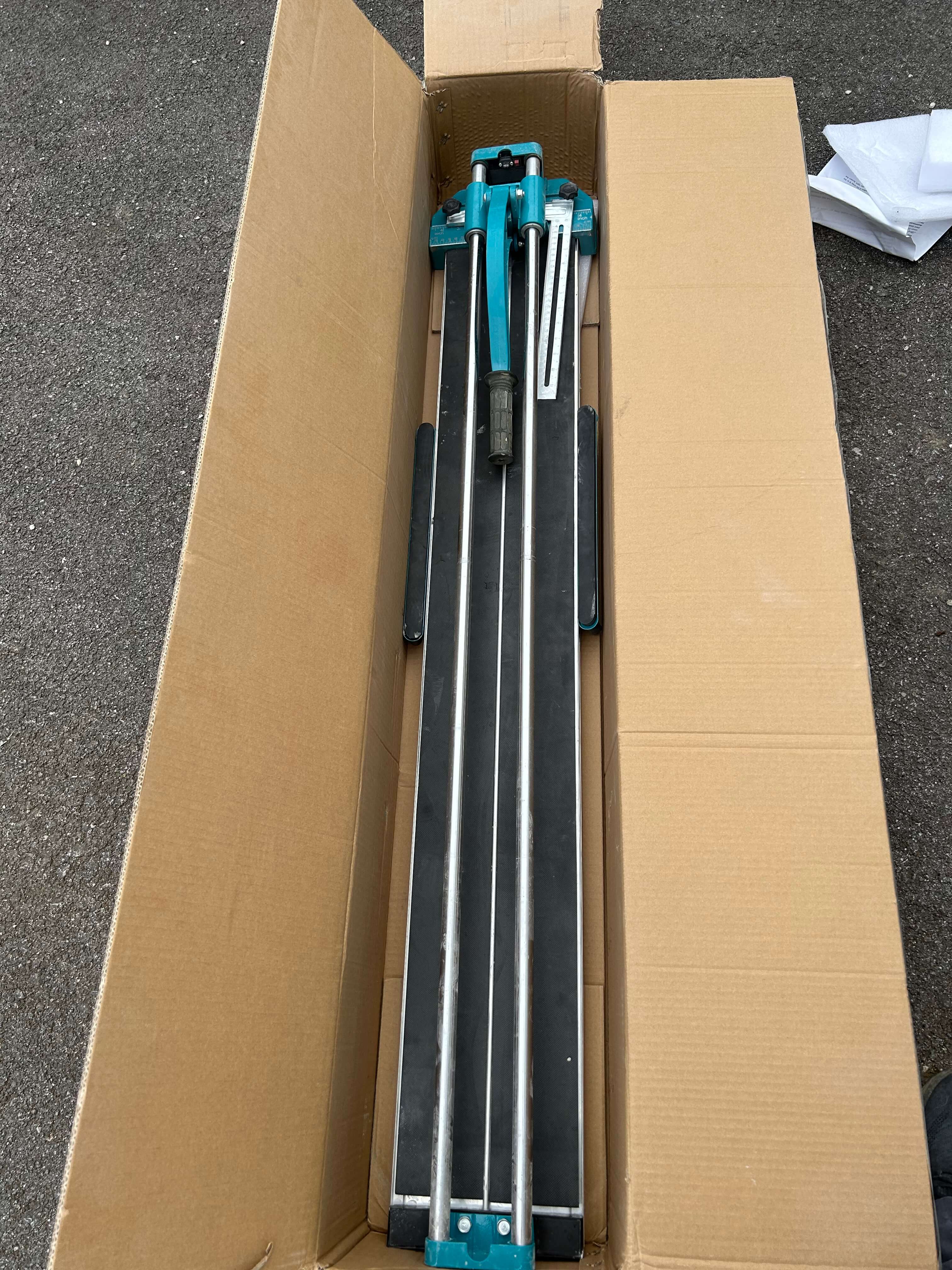 Fliesenschneider - 04a43e8a-7ff0-44ca-8e70-29119ef01691
