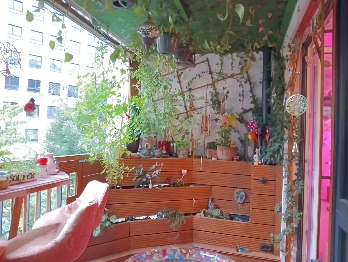 Holz- und Montagearbeit