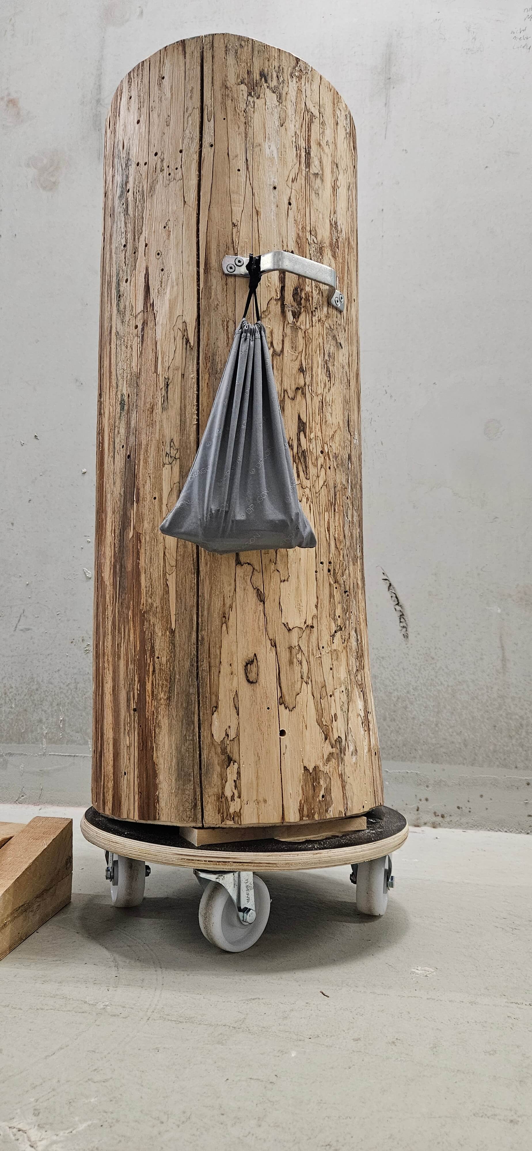 Nagelstock - 43842edd-c01b-4d02-bf5c-563b477a5cab