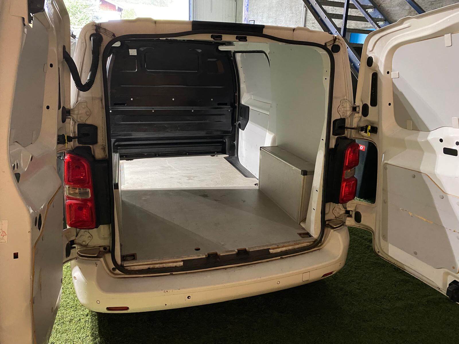 Open Vivaro 75kWh Kastenwagen 500 netto / Monat. Vollausstattung inkl. Head-up Display, beidseitige Schiebetür, Navi,+++ - 3612a1e8-78dd-42f5-8019-28dfdc764723