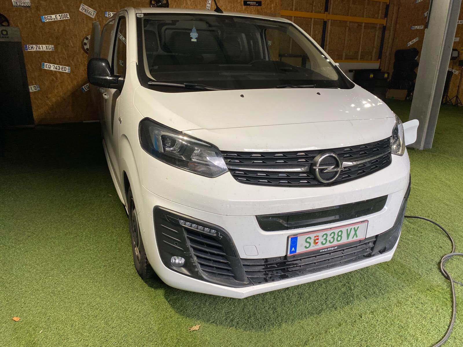 Open Vivaro 75kWh Kastenwagen 500 netto / Monat. Vollausstattung inkl. Head-up Display, beidseitige Schiebetür, Navi,+++ - 142e7792-3061-4b03-8ed6-4a919b96408e